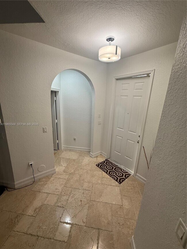 Building Photo - 3910 NE 13th Dr