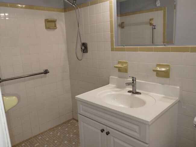 Building Photo - 7741 Ironbark Dr