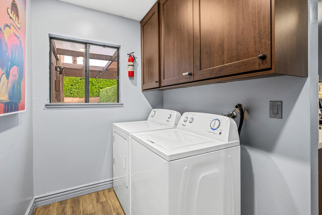 Building Photo - 1289 E Caleta Way