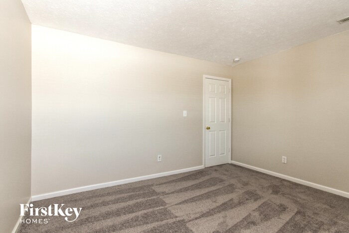 Building Photo - 8588 N Springview Dr