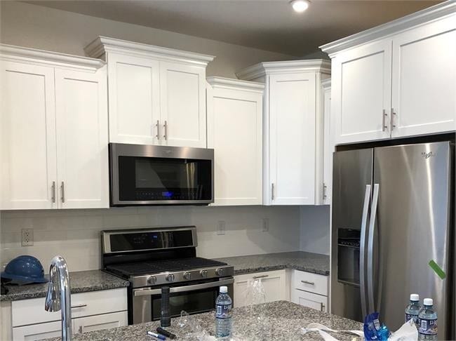 Building Photo - Modern Three Bedroom Townhome Available For Rent in Creekside
