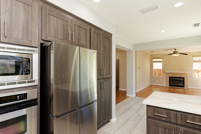 Building Photo - 1012 Trailside Dr