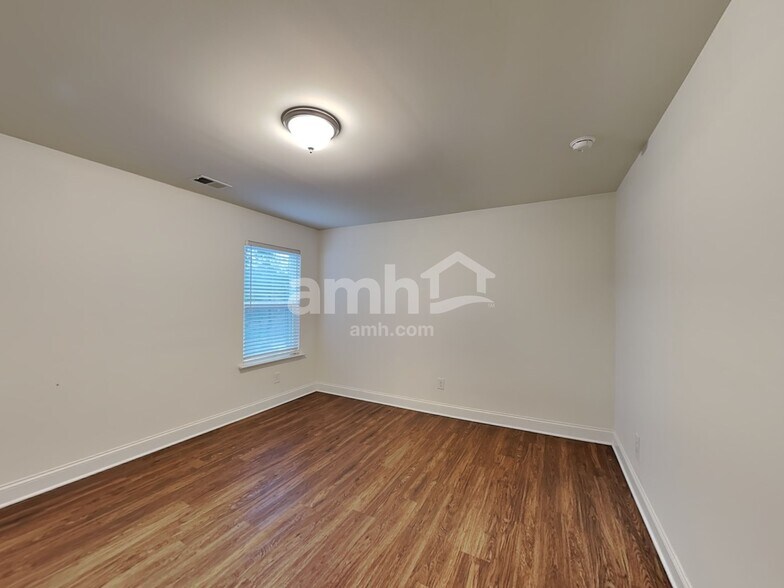 Building Photo - 6233 Bridlewood Ln