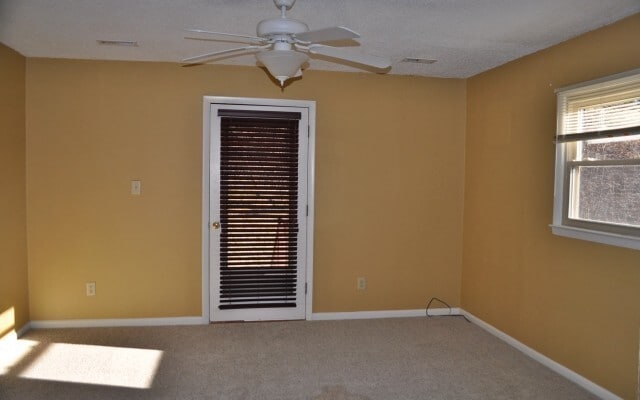 Building Photo - Student-friendly Split Level Home Located off Brown's Chapel Road