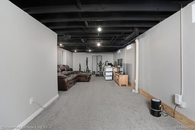 Building Photo - 469 Kerby Rd