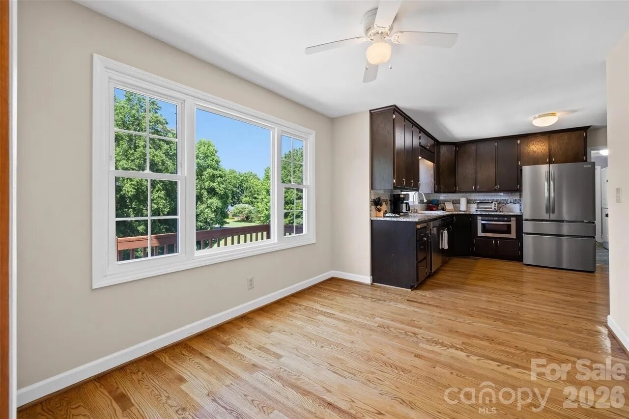 Building Photo - 3010 Eaker Dr