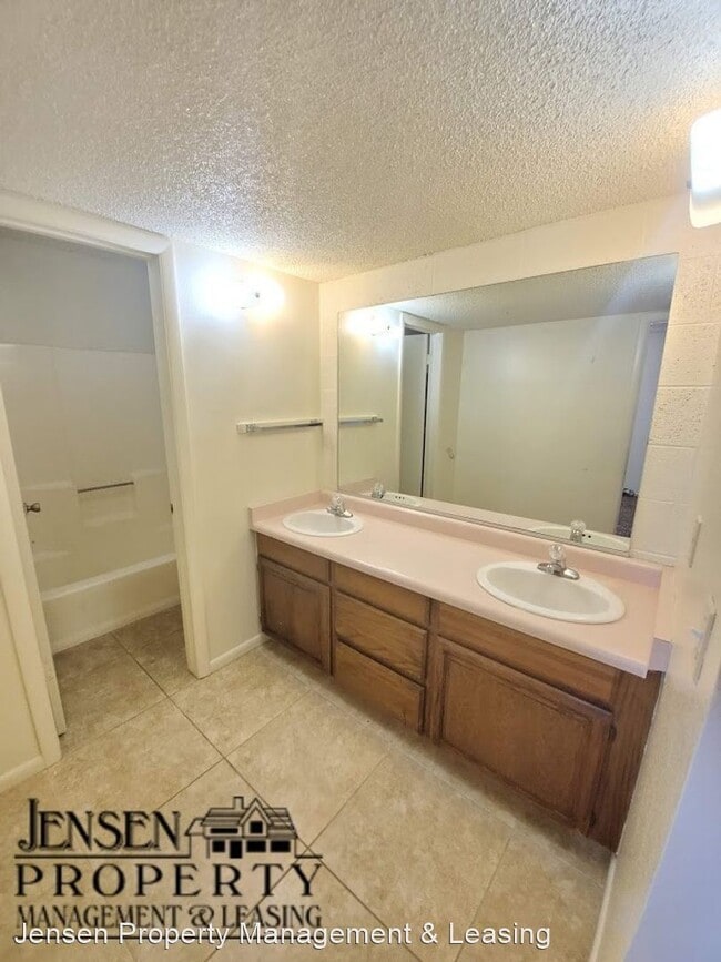 Building Photo - 545 S 900 E
