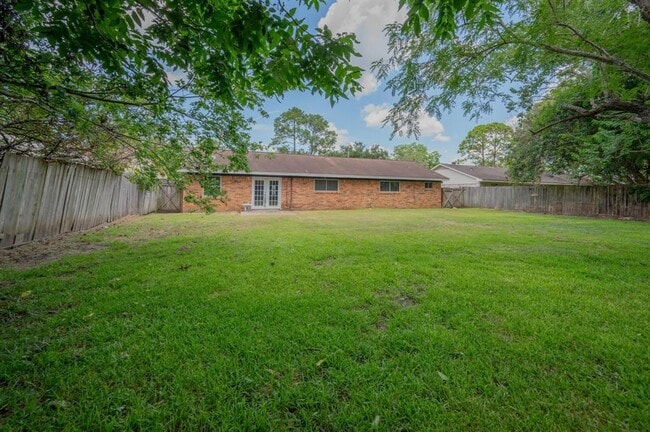 Building Photo - 326 Windsor Square