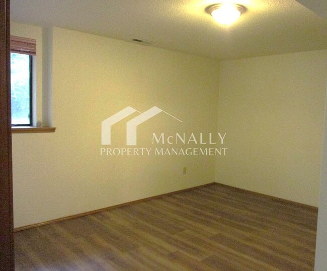Building Photo - Beautiful 4 Bedroom 2.75 Bathroom Home in ...