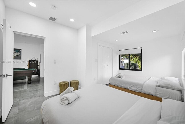 Building Photo - 112 NW 53rd St