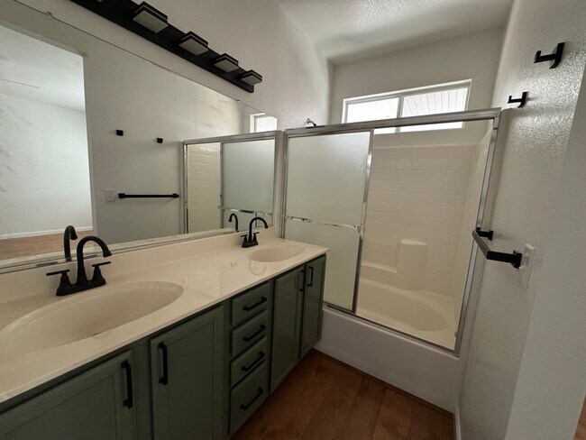 Building Photo - Home for Rent in Gold River, CA