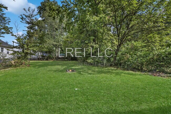 Building Photo - 131 N 39th St
