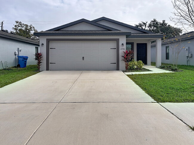 Building Photo - 1270 Ahoy Ave