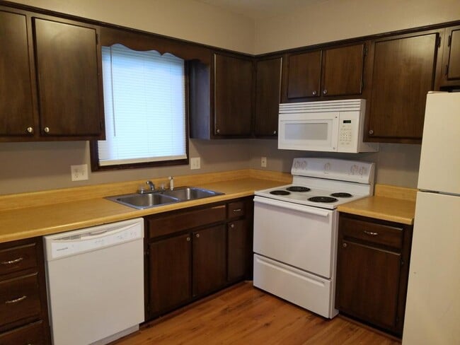 Building Photo - 731 Villa Park Ct