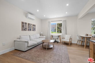 Building Photo - 420 S Sepulveda Blvd