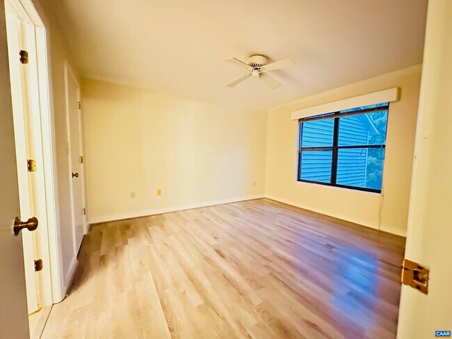 Building Photo - 338 S Pantops Dr