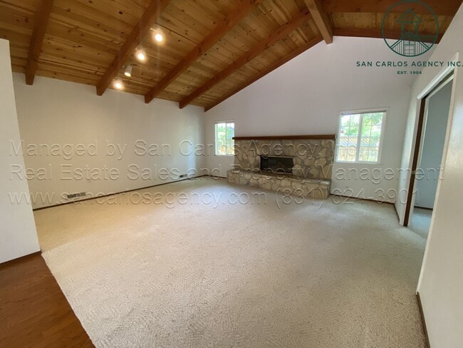 Building Photo - Spacious Three Bedroom Home in Carmel Hill...