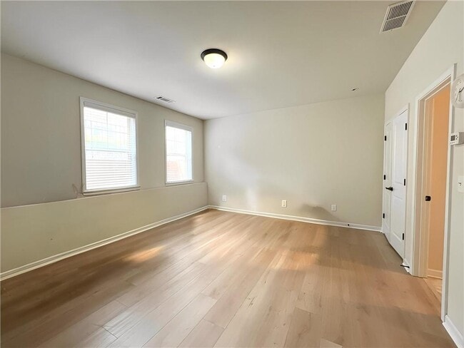 Building Photo - 1650 Sabastian Point