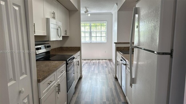 Building Photo - 160 SW 117th Terrace