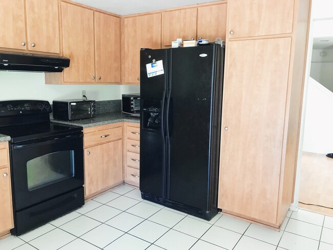 Building Photo - 3 Bed, 2.5 Bath Two-Story Home in Rancho Penasquitos!