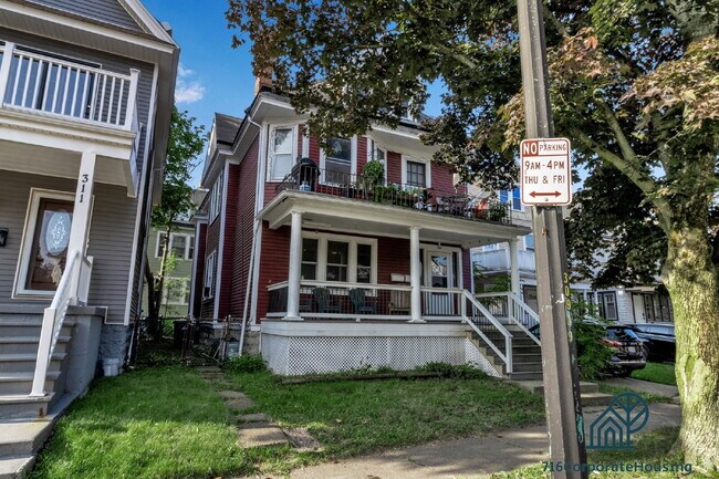 Building Photo - Furnished 3-Bedroom Lower Apartment on Bird Ave