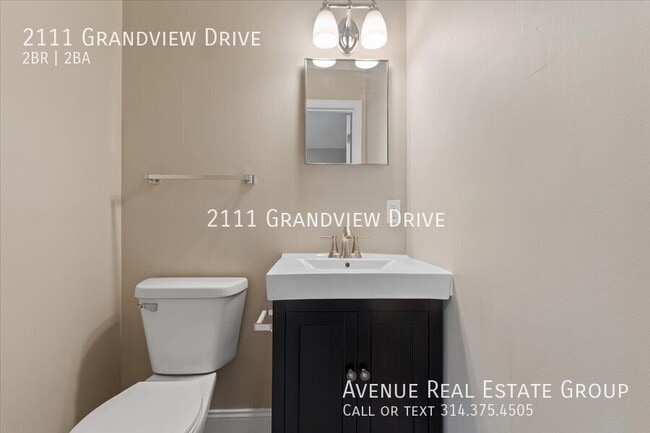Building Photo - 2111 Grandview Dr