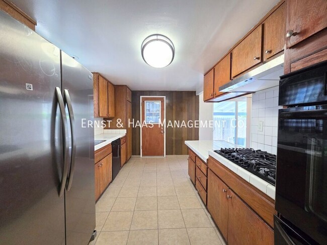 Building Photo - 873 E Turmont St
