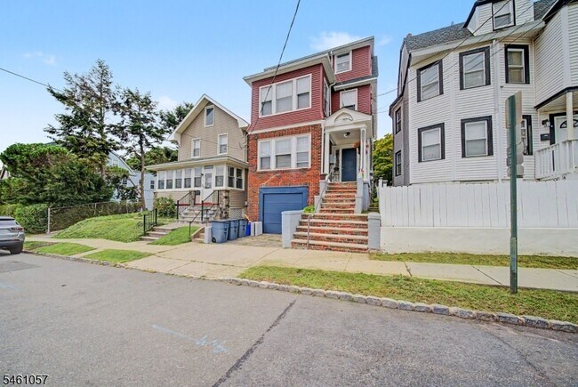 Building Photo - 151 Watchung Ave