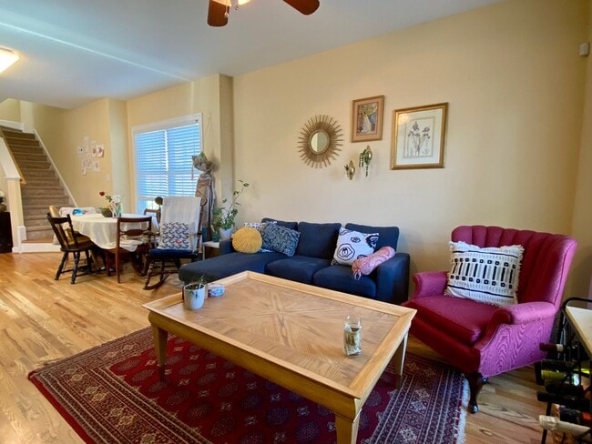 Building Photo - 3925 Lexington Dr