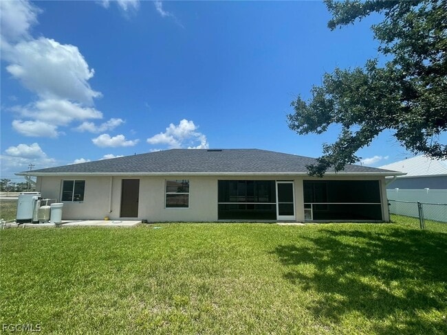 Building Photo - 2842 NW 5th Ave