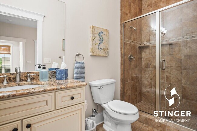 Building Photo - 700 Bay St