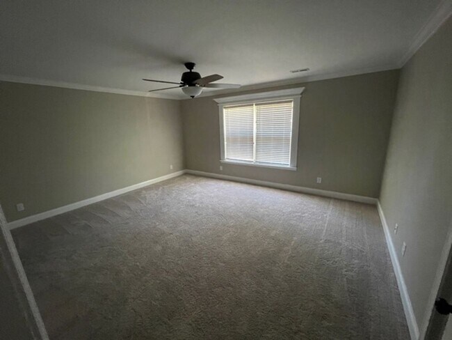 Building Photo - Maryville 37803 - 3 bedroom, 2 bath rancher - Call Ed Johnson (865) 924-5045