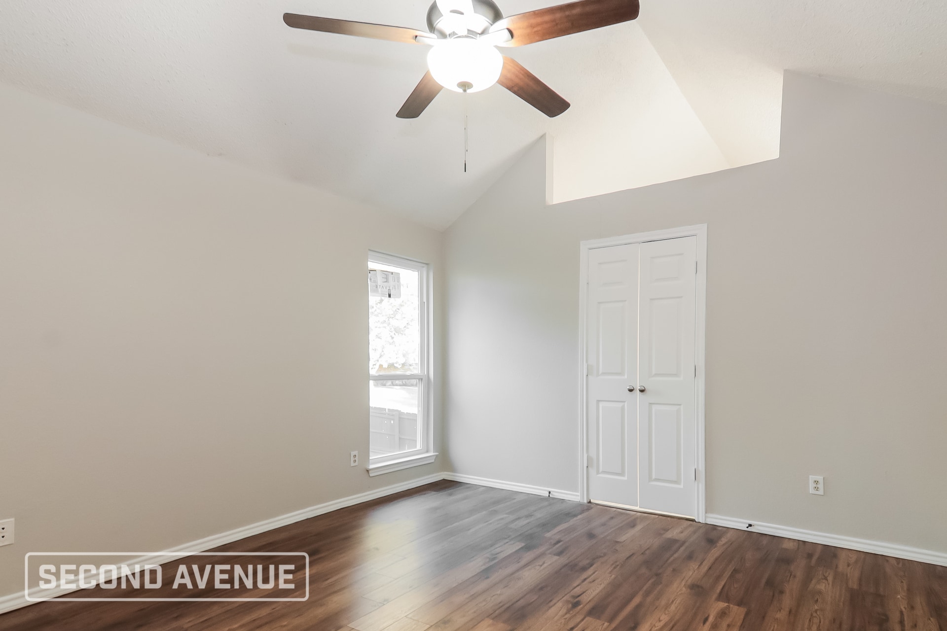 Building Photo - 732 Creekview Ct