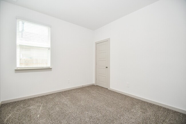 Building Photo - 2818 Bethnal Gdn Wy