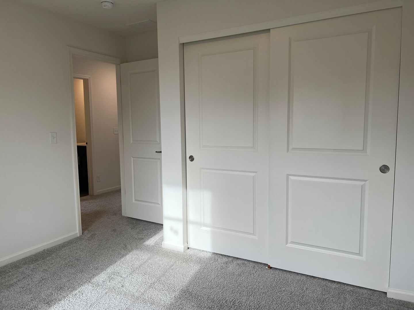 Building Photo - 1231 Hawk Hollow Dr