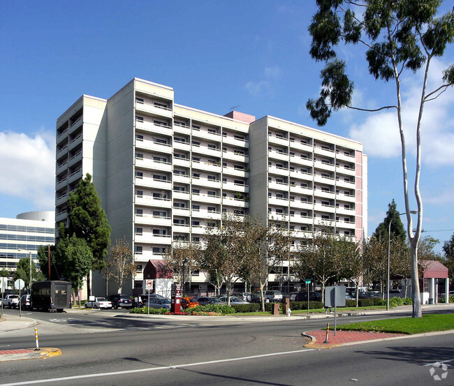 Building Photo - Flower Park Plaza Apartments