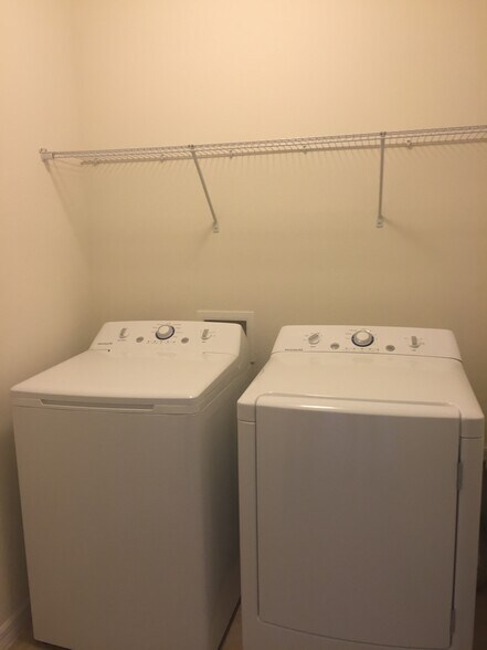 Building Photo - 8945 Mondial Court