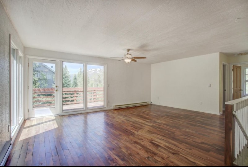 Building Photo - 347 Deer Path Rd