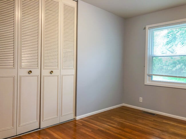 Building Photo - 12160 Bennington Pl