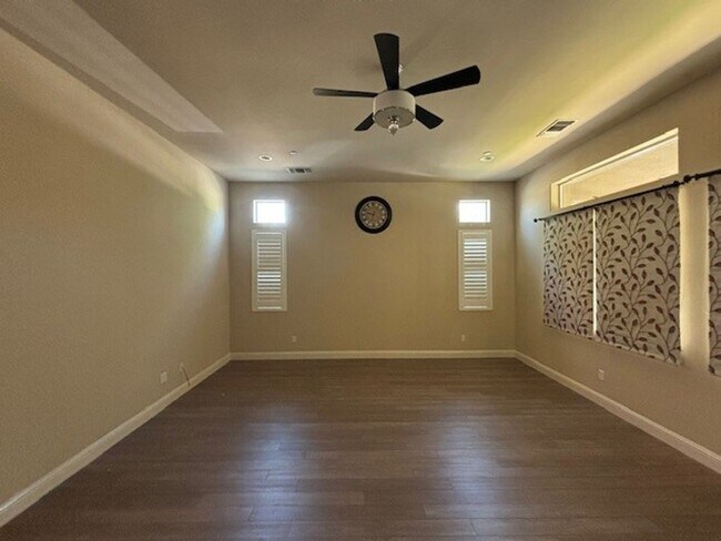 Building Photo - Elegant 4-Bedroom Home with Paid Solar in ...