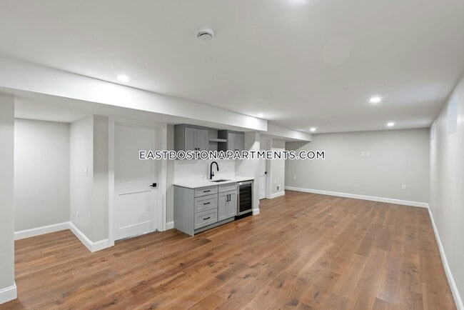 Building Photo - 120 St Andrew Rd