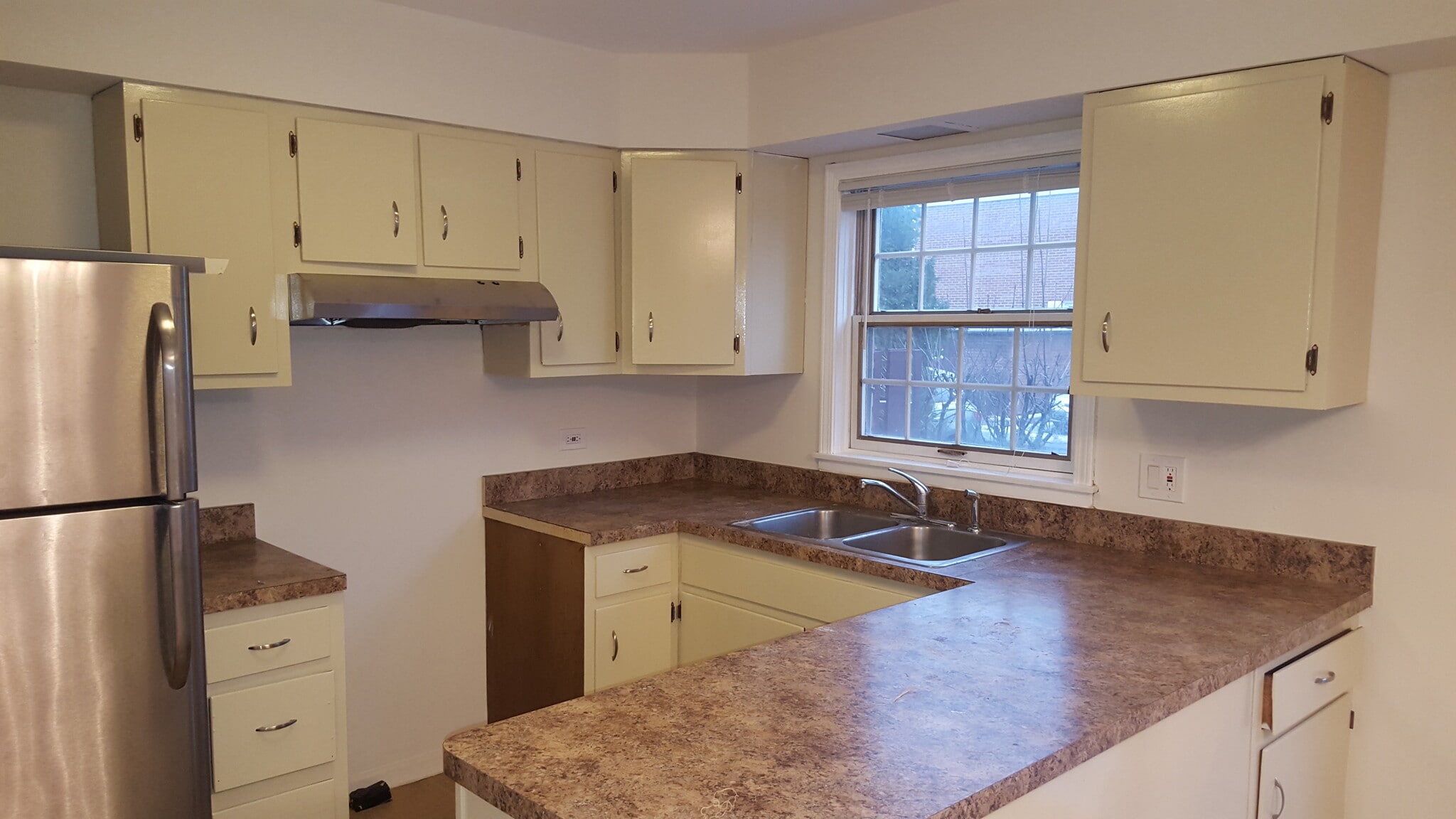 Building Photo - 2132 Rugen Rd