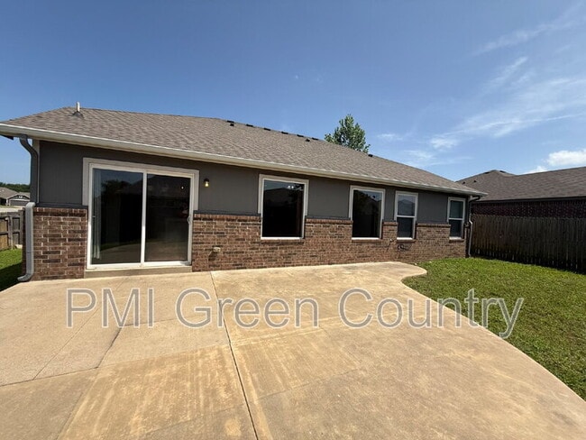 Building Photo - 3903 W 105th St S