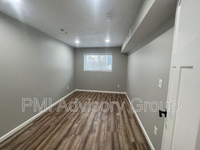 Building Photo - 7416 SW 27th St