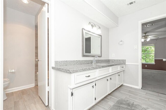 Building Photo - 5414 Forest Timbers Dr