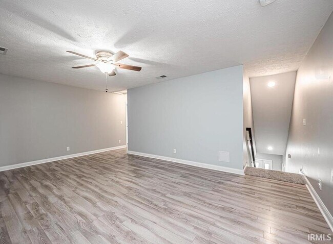 Building Photo - 2747 Thornhill Dr
