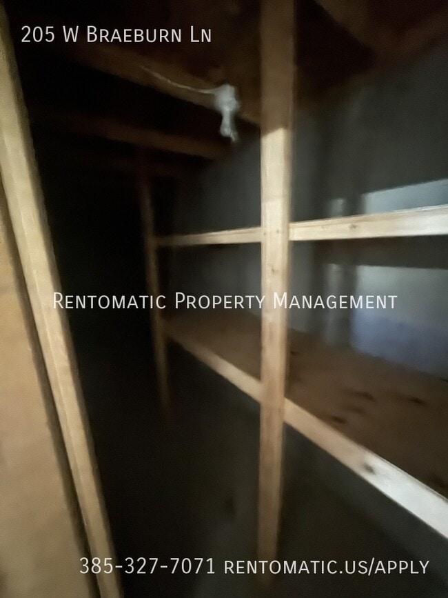 Building Photo - 205 Braeburn Ln