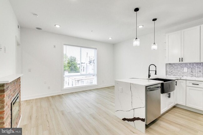 Building Photo - 2054 N 2nd St