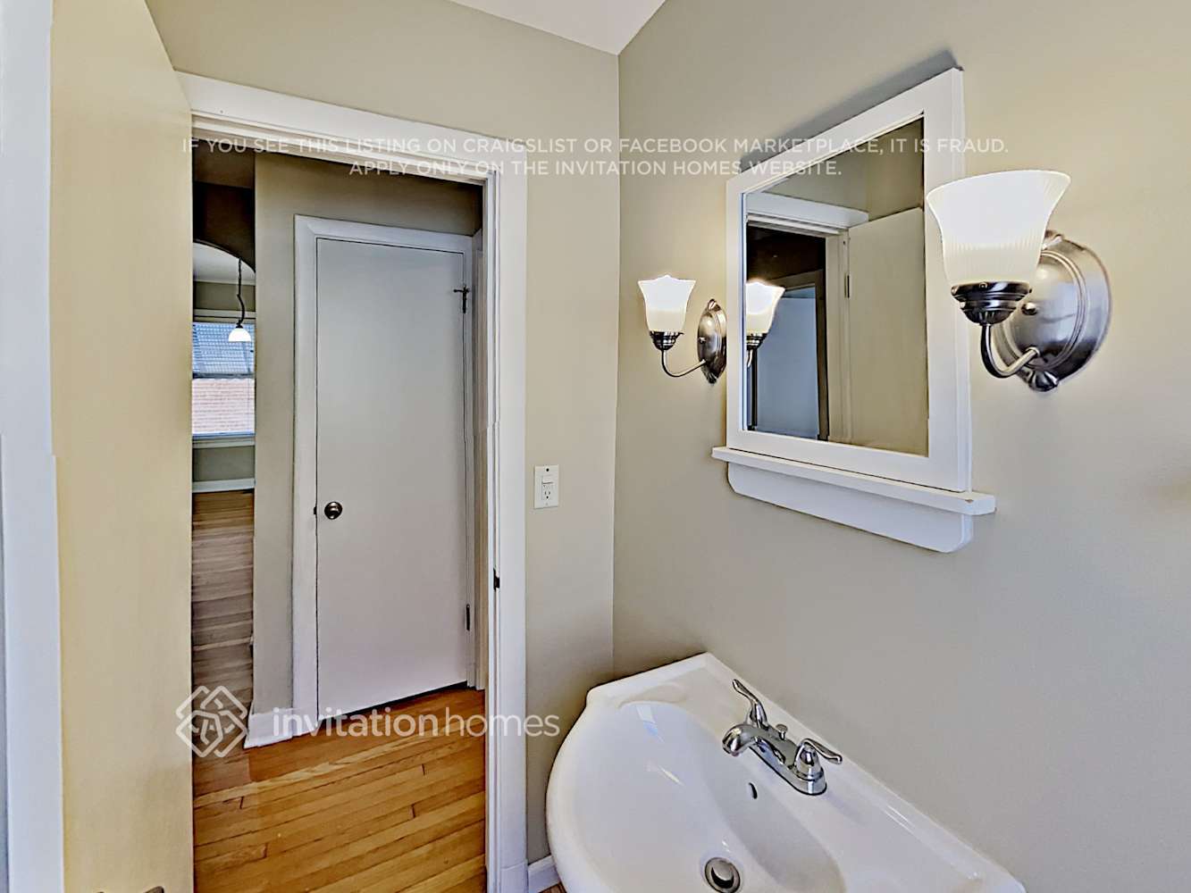 Building Photo - 7162 N Moody Ave