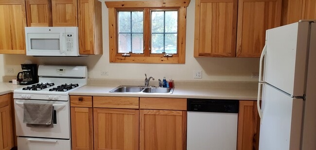 Building Photo - 2643 IL-178